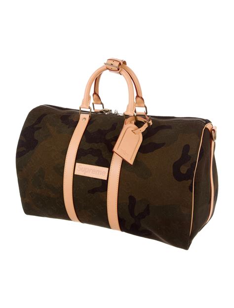 supreme camo shoulder bag lv|LOUIS VUITTON X SUPREME Monogram Camouflage Keepall .